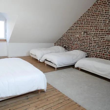 Cosette En Sandalette à Montreuil-sur-mer