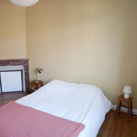 Cosette En Sandalette à Montreuil-sur-mer Hébergement de vacances